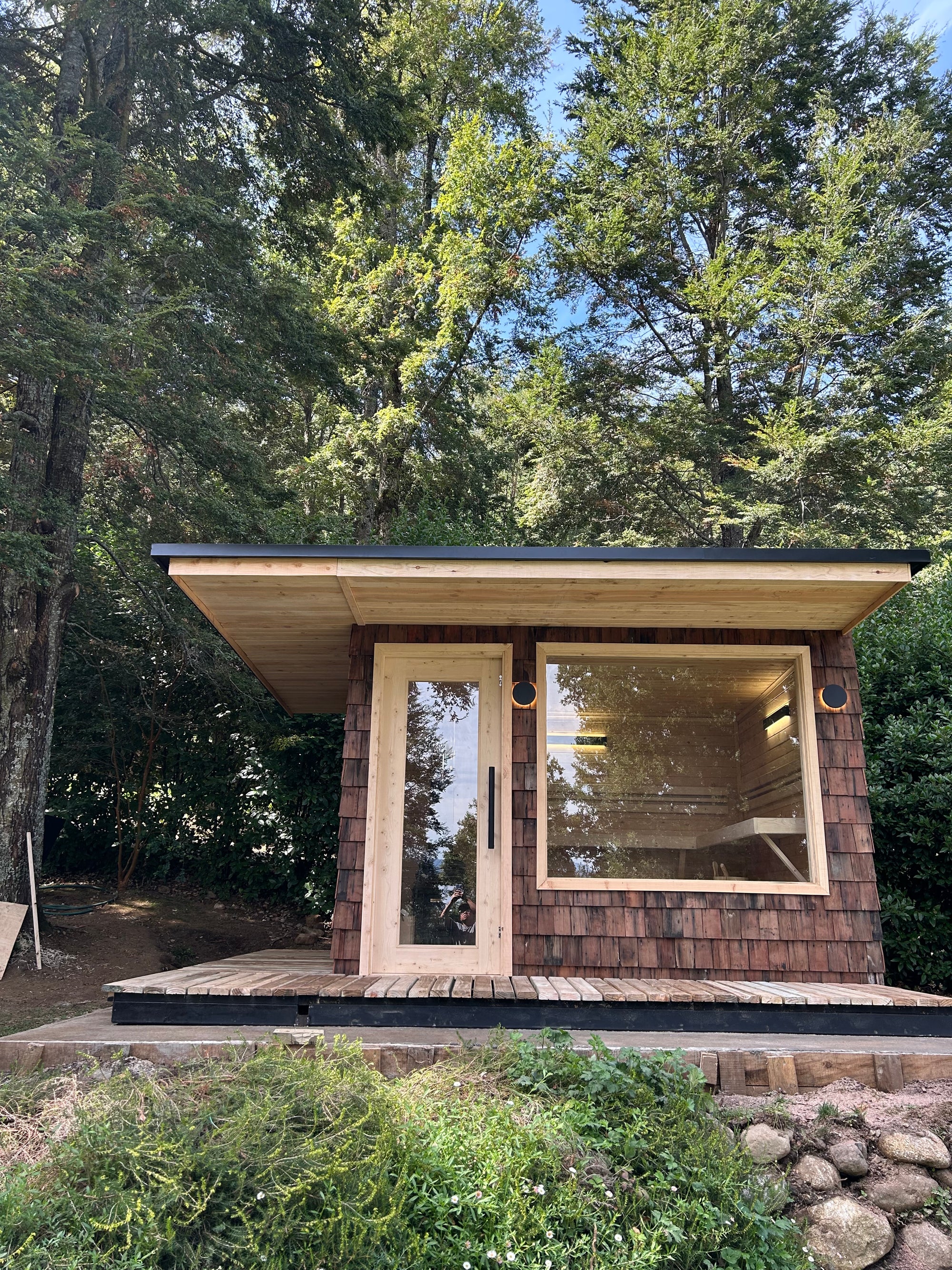 Sauna comercial con ventanal panorámico para lodge o cabaña — Chile
