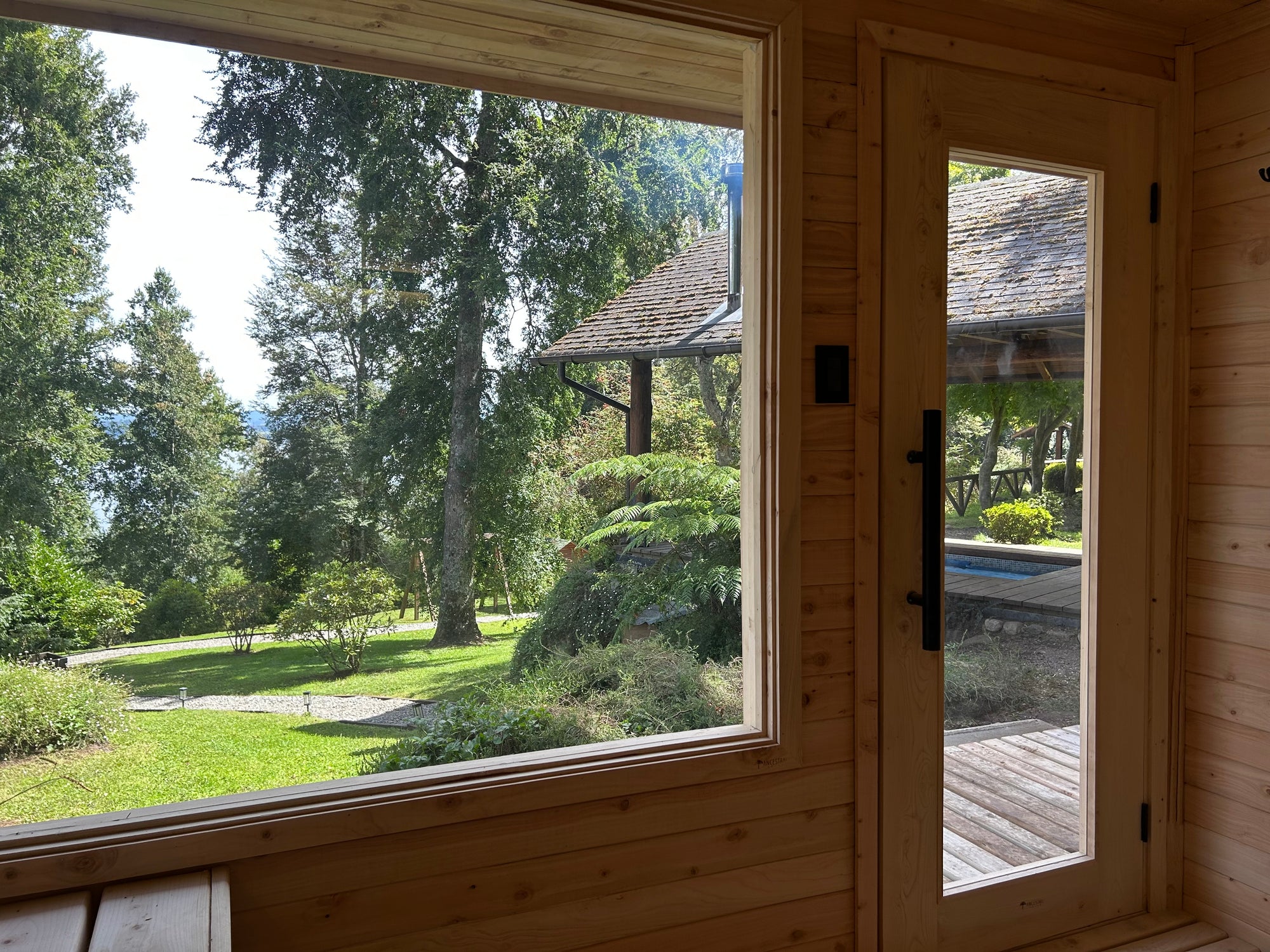Sauna exterior comercial de madera para 8 personas — Ancestral Chile